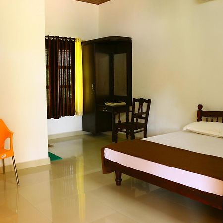 Baywatch Beach Resort Alappuzha ภายนอก รูปภาพ