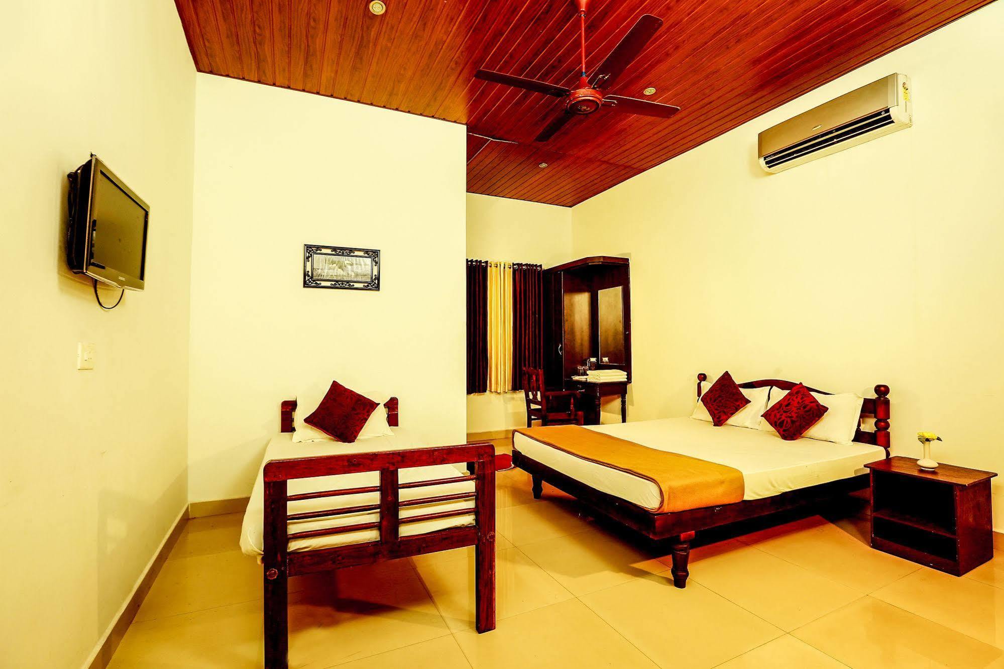 Baywatch Beach Resort Alappuzha ภายนอก รูปภาพ