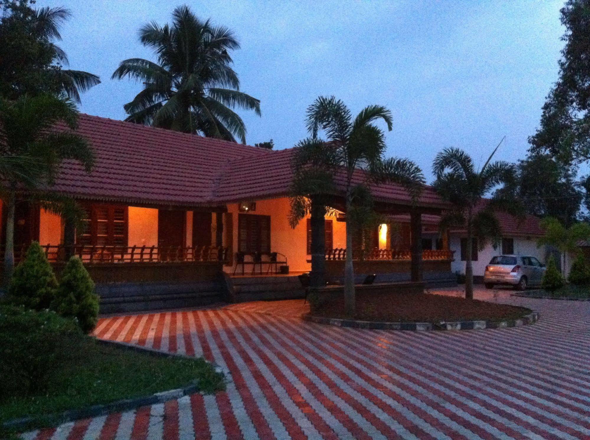 Baywatch Beach Resort Alappuzha ภายนอก รูปภาพ
