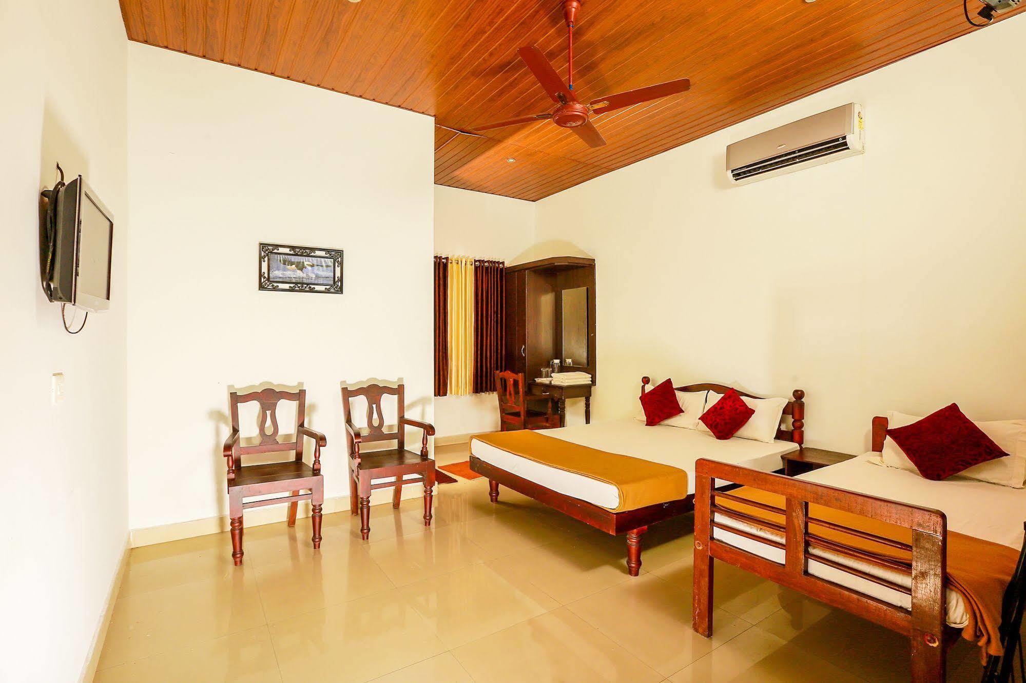 Baywatch Beach Resort Alappuzha ภายนอก รูปภาพ