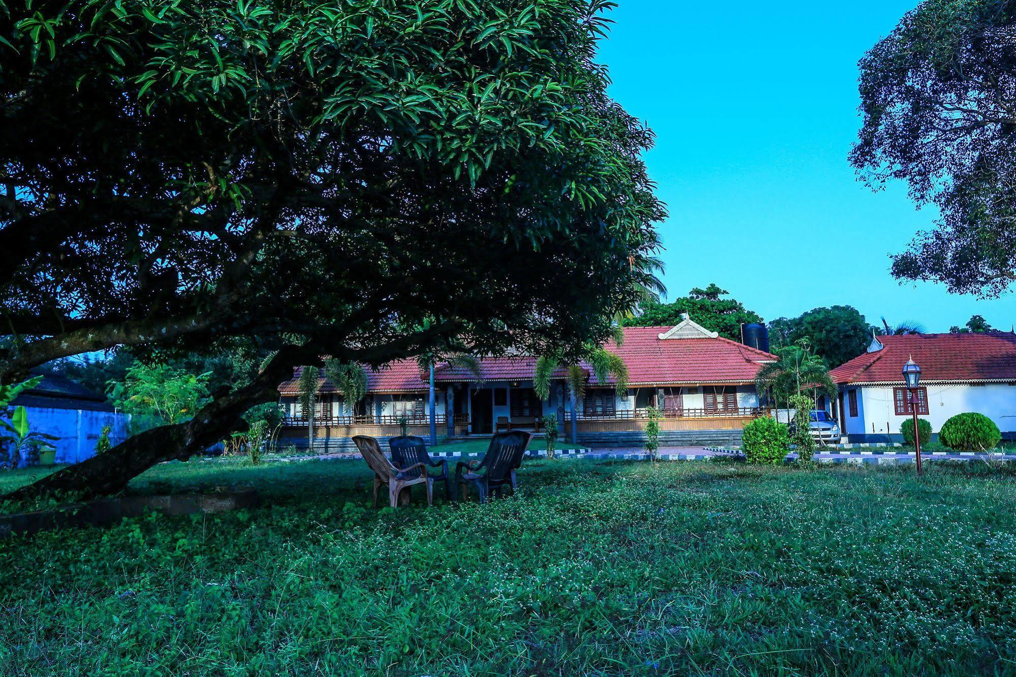 Baywatch Beach Resort Alappuzha ภายนอก รูปภาพ